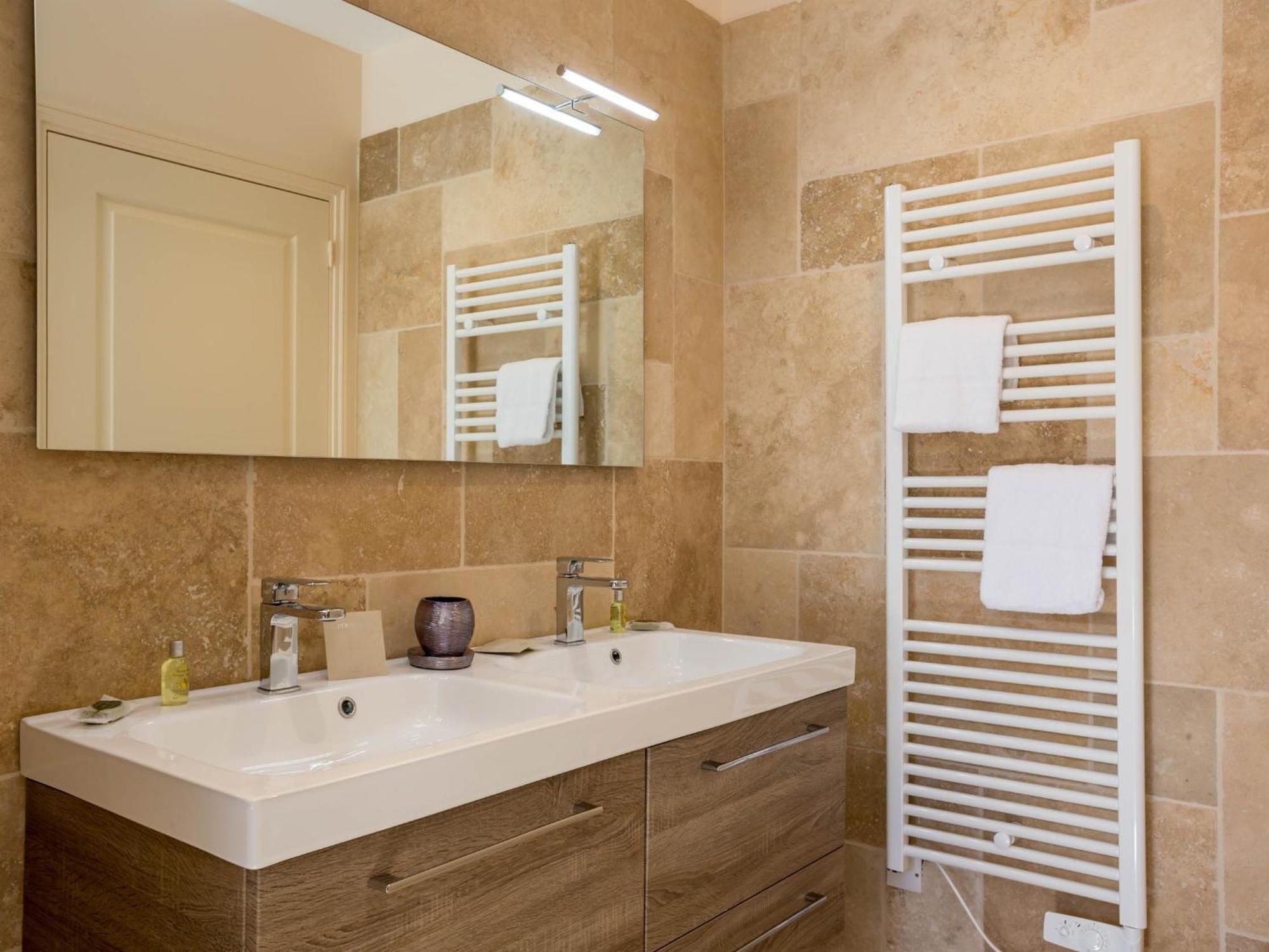 Le Cara - 4 Appartements Calmes Et Chics Au Coeur De Beaune Μπον Δωμάτιο φωτογραφία