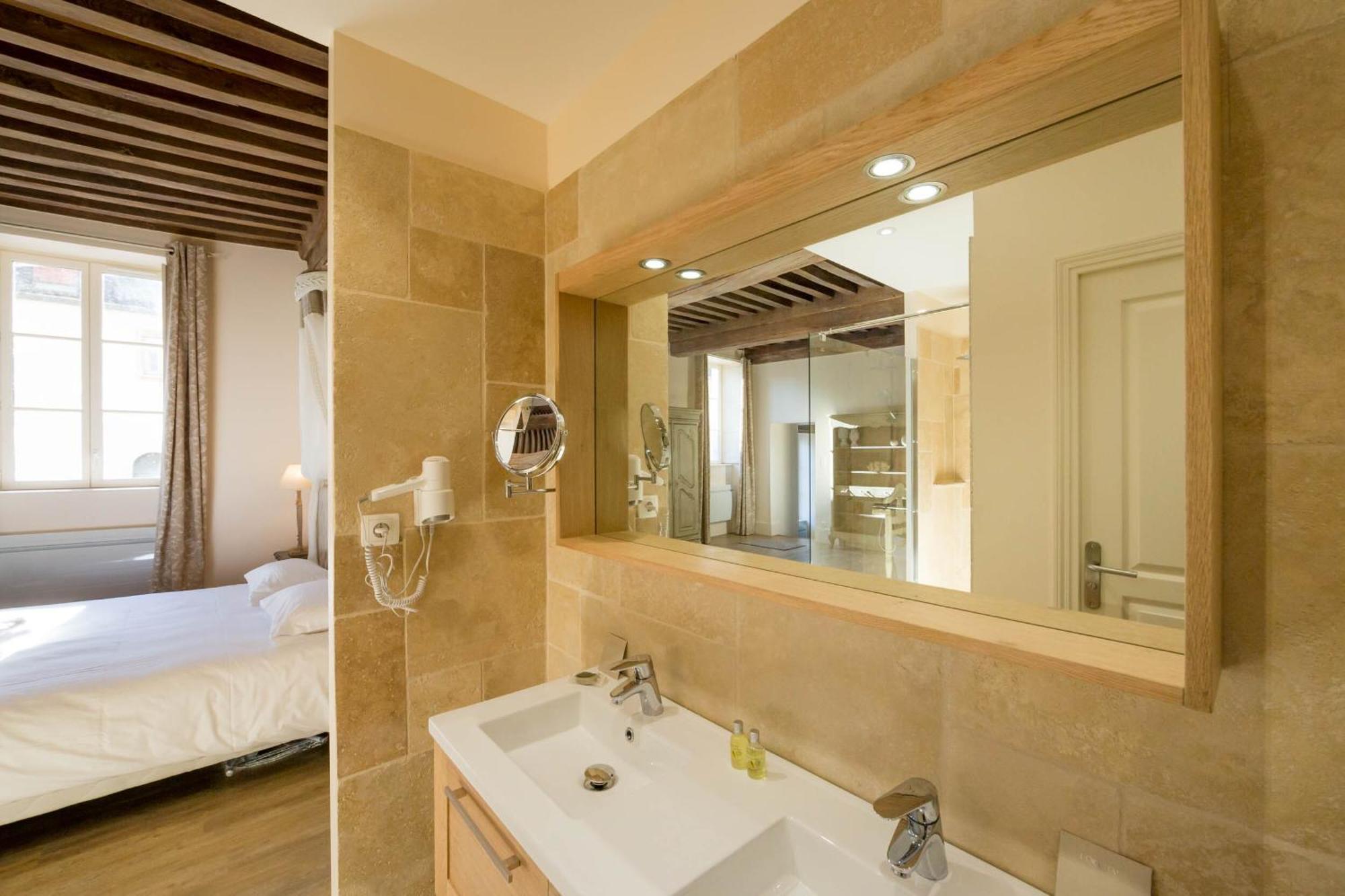 Le Cara - 4 Appartements Calmes Et Chics Au Coeur De Beaune Μπον Δωμάτιο φωτογραφία